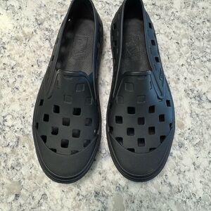 Vans Black TrekSlip-On Loafers Size 6 Men/Size 7.5 Women Unisex